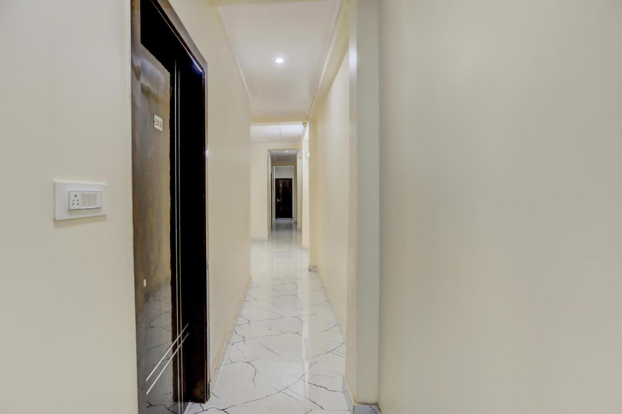 ניו דלהי Hotel O Diamond Inn מראה חיצוני תמונה